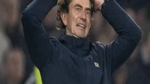 独行侠客场逆袭公牛，安东尼-戴维斯力挽狂澜